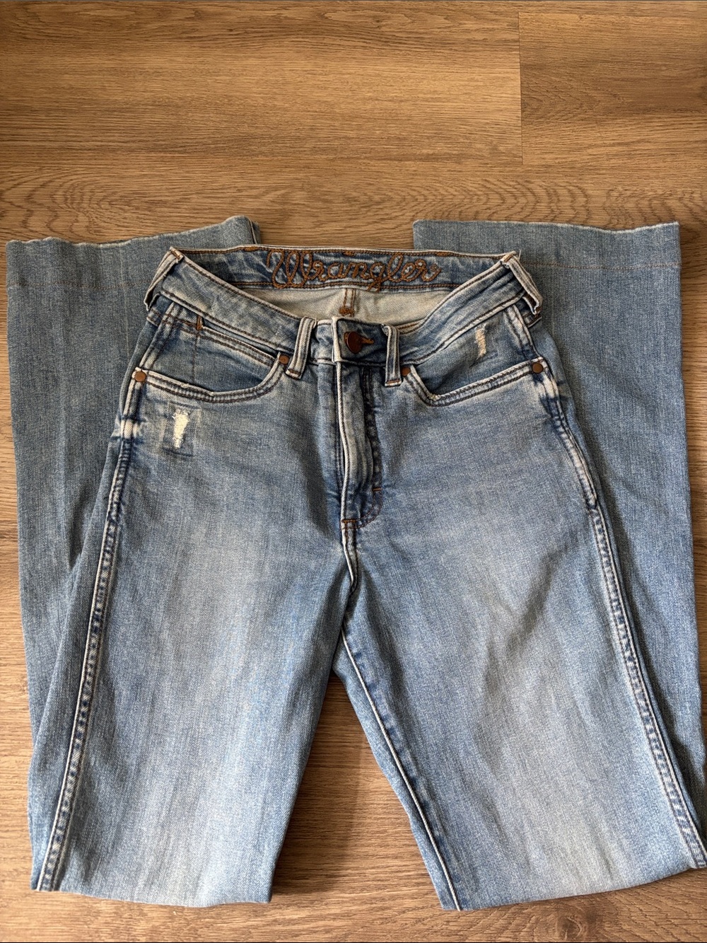 Wrangler Women's Light Wash Boot Cut Jeans
